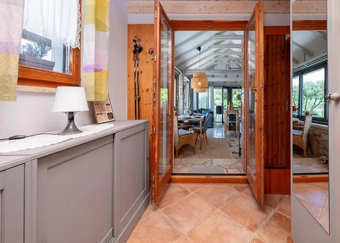 1 Bedroom Awesome In Peroj