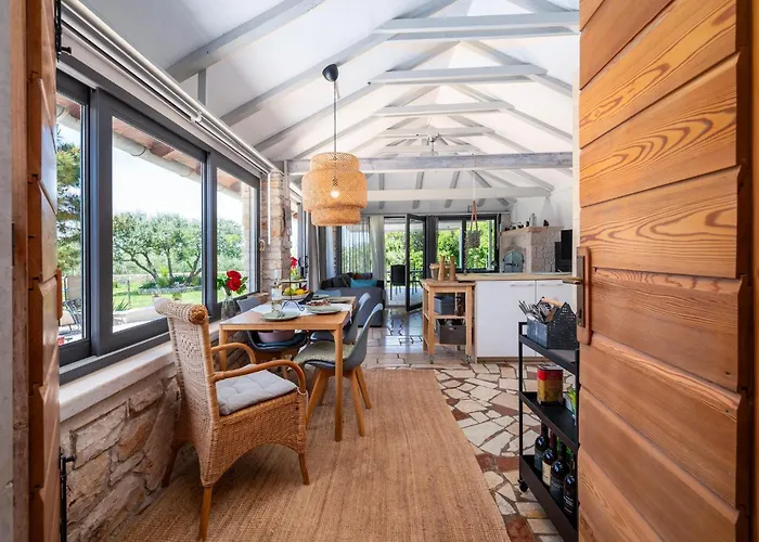 1 Bedroom Awesome In *