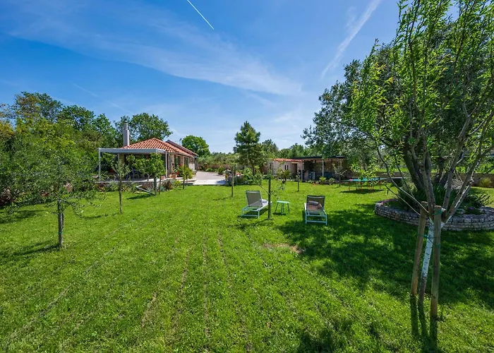 1 Bedroom Awesome In Peroj