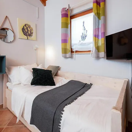 1 Bedroom Awesome In *