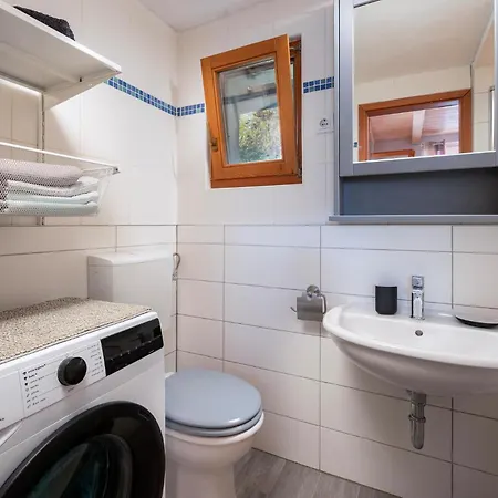 1 Bedroom Awesome In Peroj