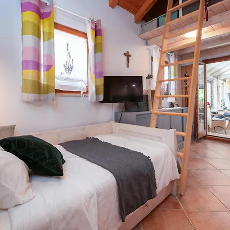 1 Bedroom Awesome In * Peroj