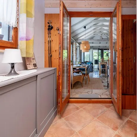 1 Bedroom Awesome In Peroj