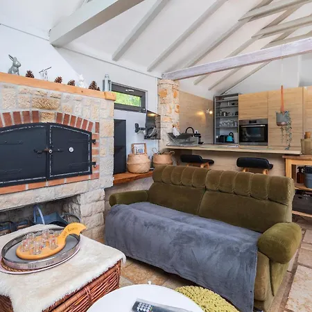 1 Bedroom Awesome In *
