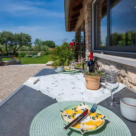 1 Bedroom Awesome In Holiday home Peroj