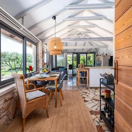 1 Bedroom Awesome In *