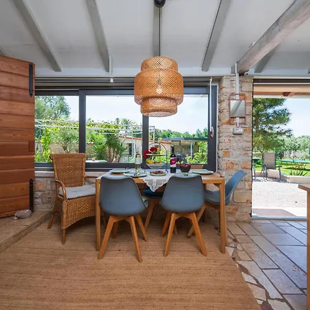 1 Bedroom Awesome In *